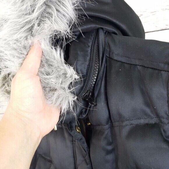 Isaac Mizrahi Live Women Puffer Vest Black XS Faux-Fur Trim Cinch Waist Hood QVC - Picture 6 of 8